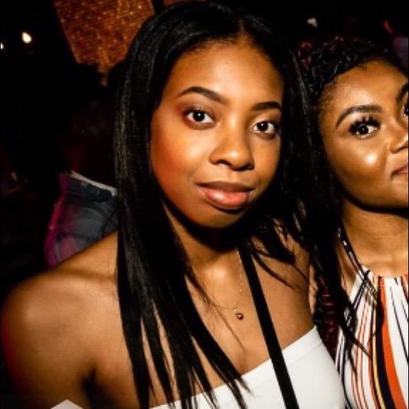 Meet your Posher, Sierra - Picture 1 of 1